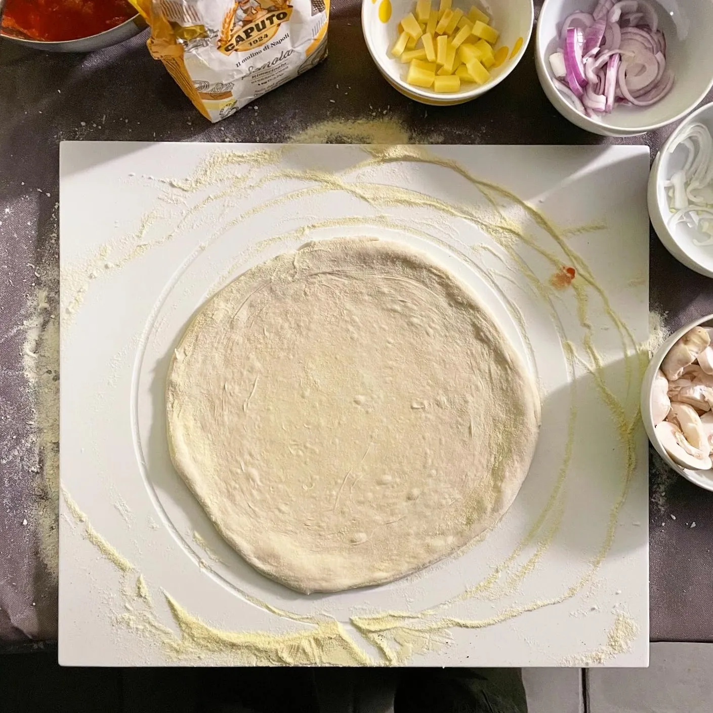 Pizza fertig geformt